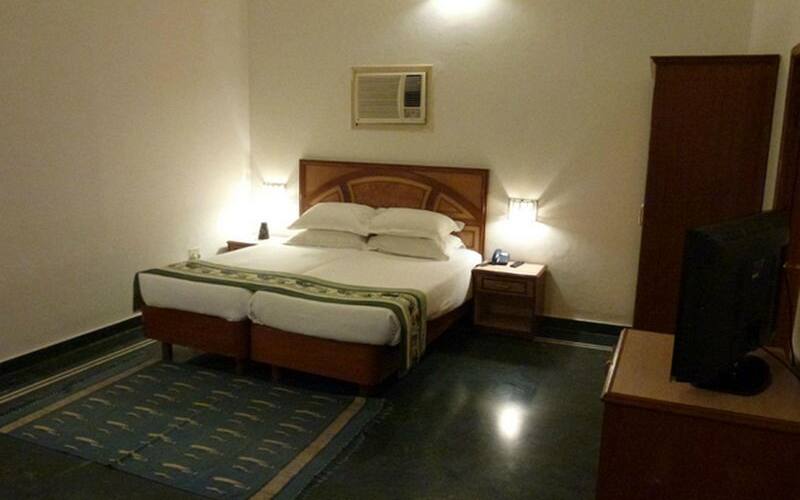 Hotel Raj Palace, Morena 1